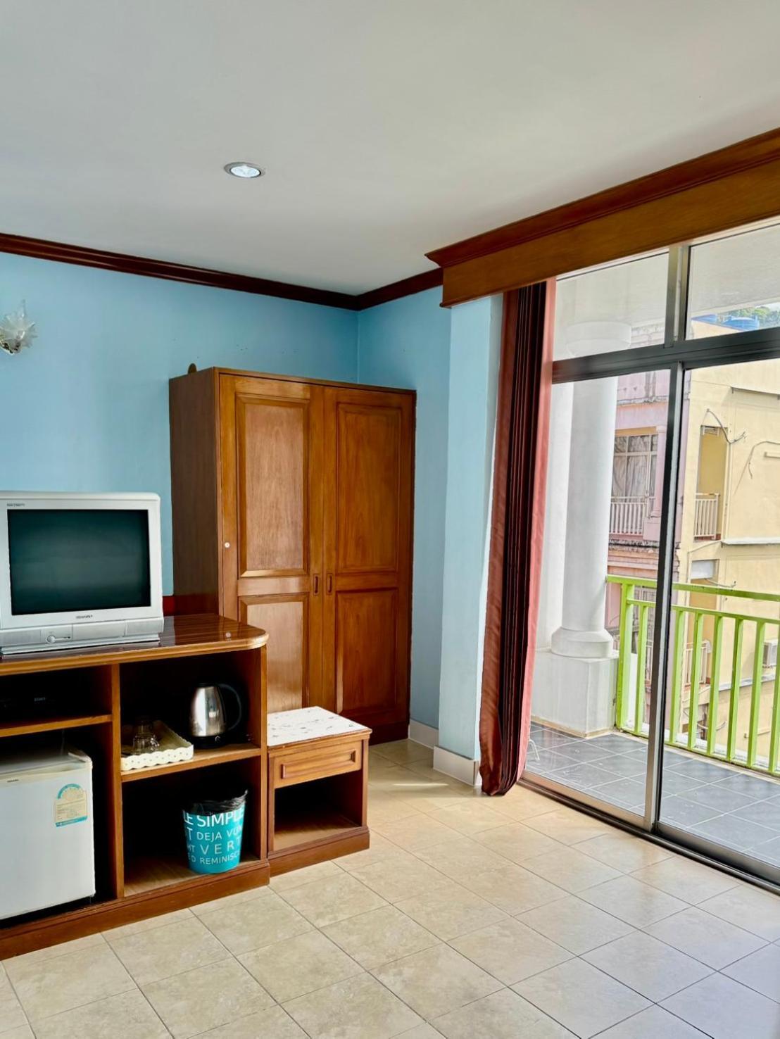 Innarm House Patong Extérieur photo